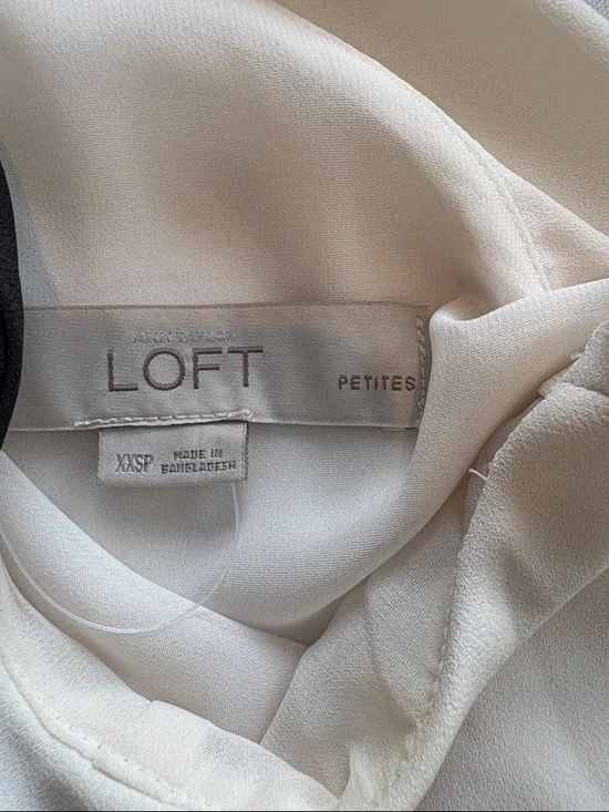 Loft size xxsp  cream woman’s top - Picture 4 of 4